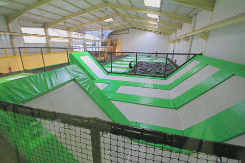 montage salle de trampoline phase 8